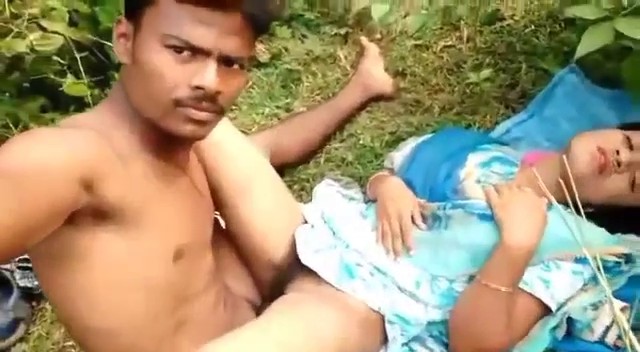 Desi Village BF Fucking her GF in Jungle Full Video